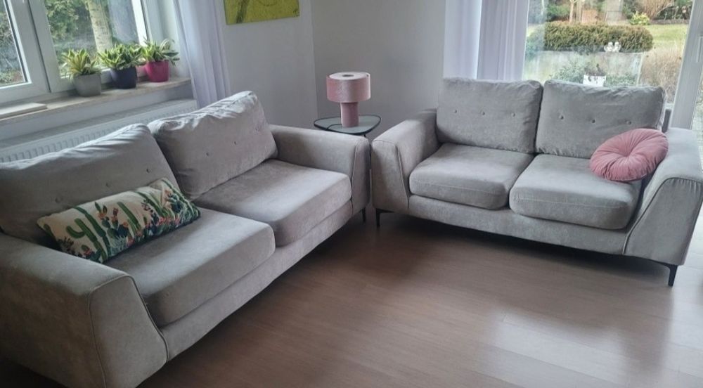Używana kanapa sofa do salonu w stylu Ikea szara popielata