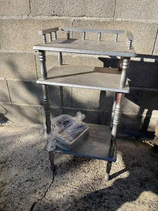 Mesa cinzenta c/ gaveta incluída