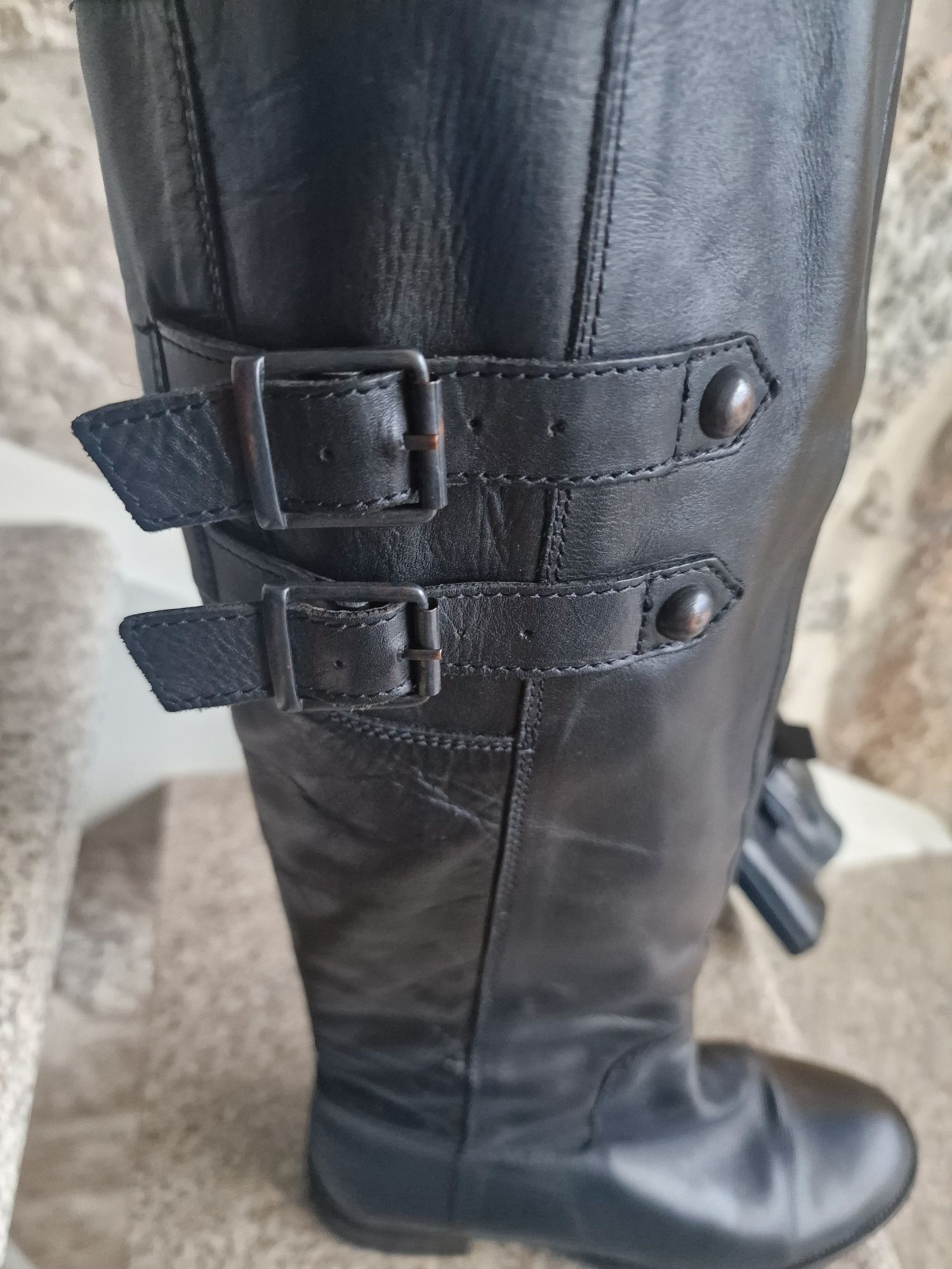 Botas com cano pretas da foreva pele genuina