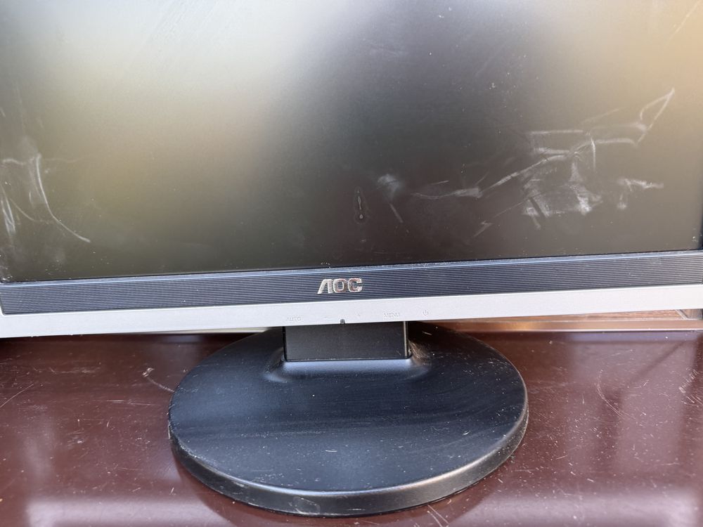 Monitor AOC
