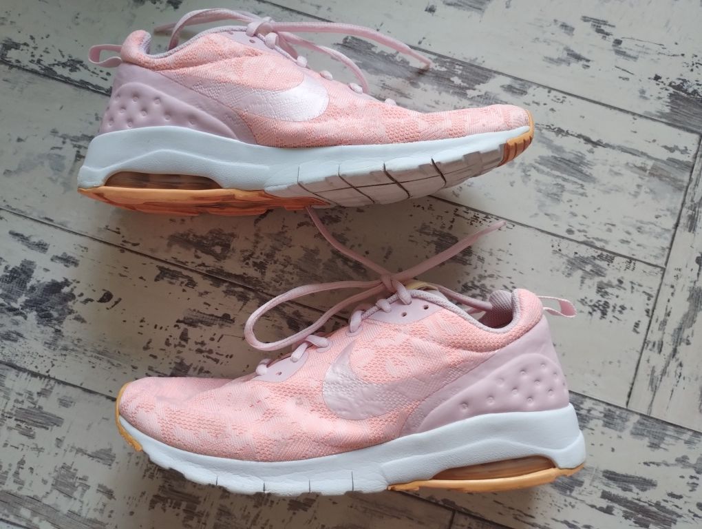 Nike W AIR MAX MOTION LW ENG 902853 600