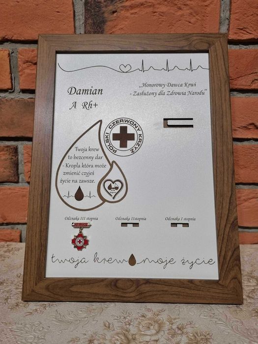 Ekspozytor na odznaki HDK