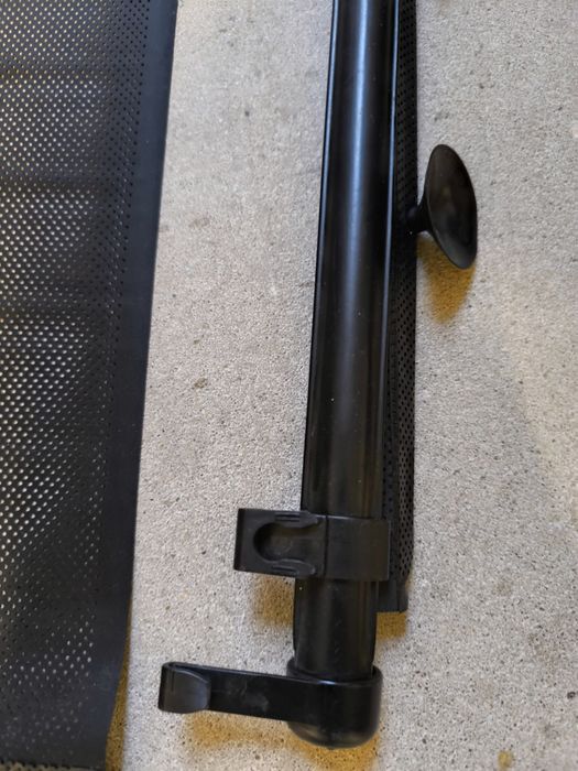 Rolety  przeciwsłoneczne  samochodowe  używane 2 szt