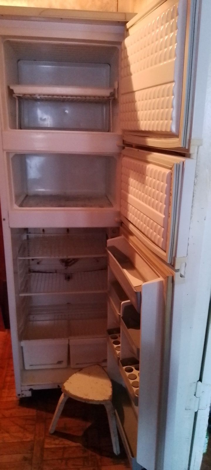 Холодильник трикамерний