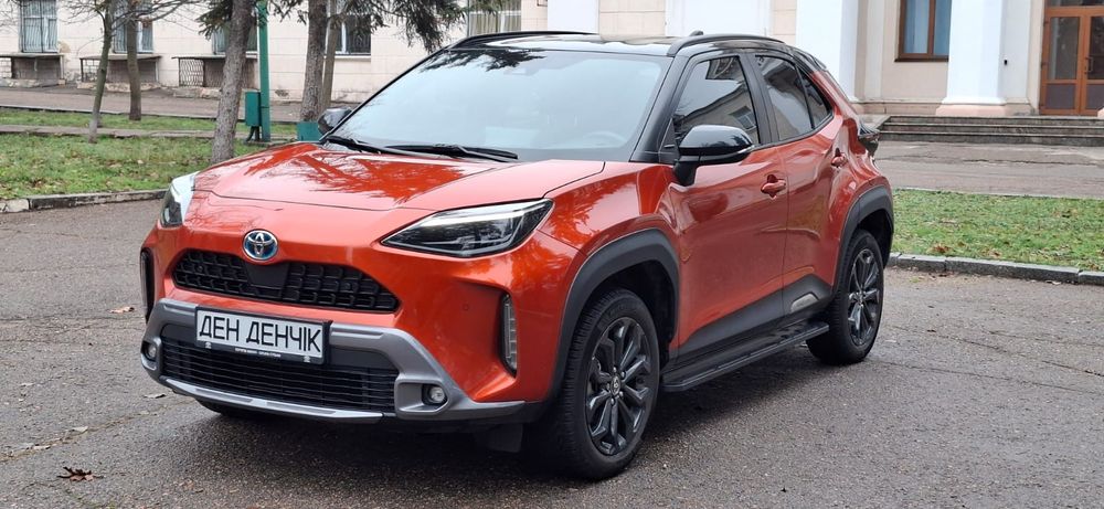 Продам Toyota Yaris Cross hybrid 2023