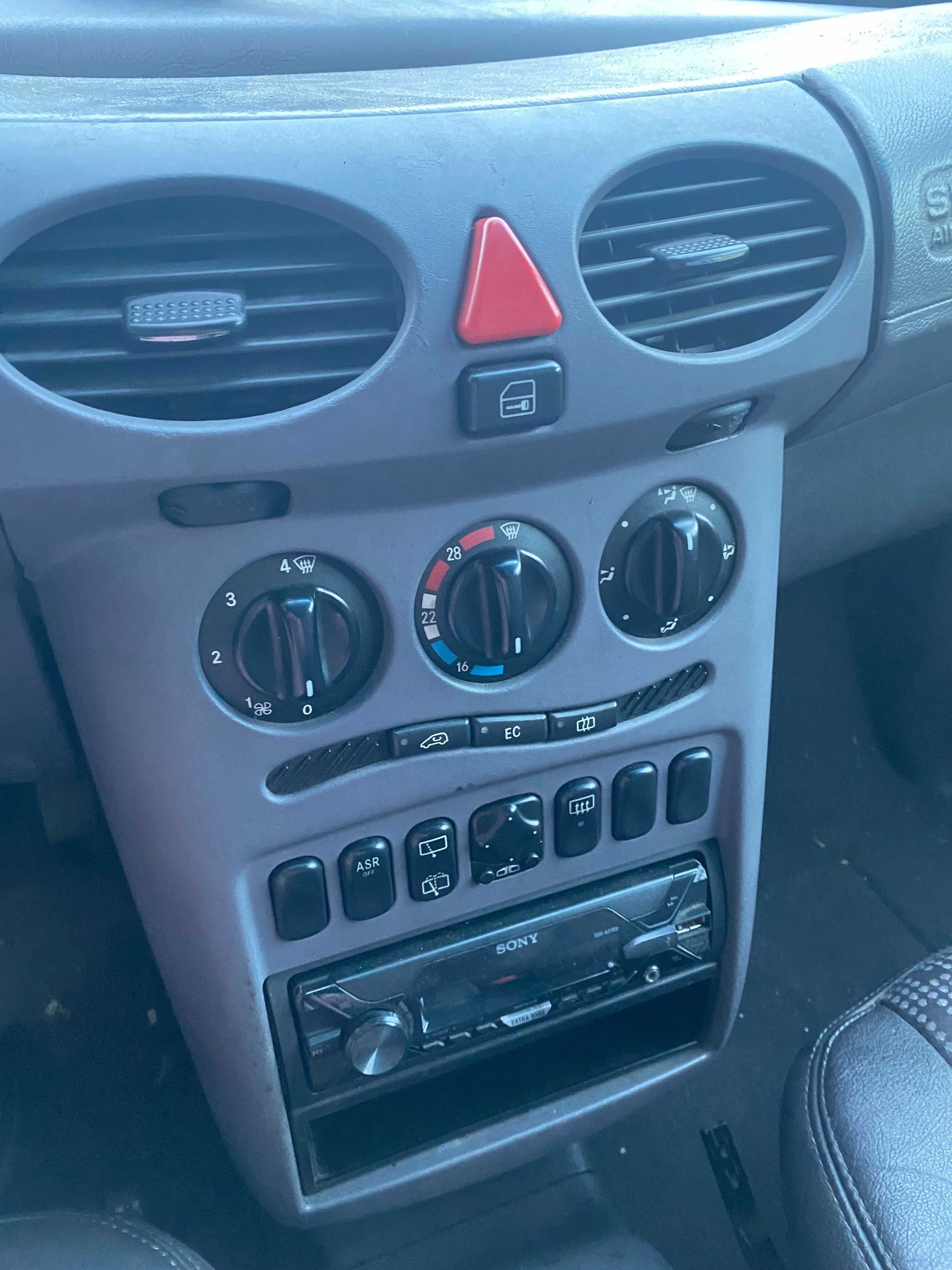 Mercedes-Benz A160 Ano 2000
