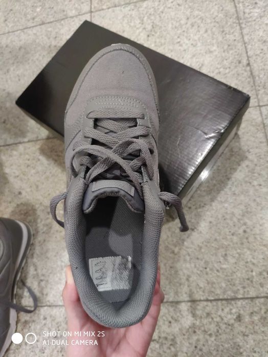 Sapatilhas cinzentas Nike