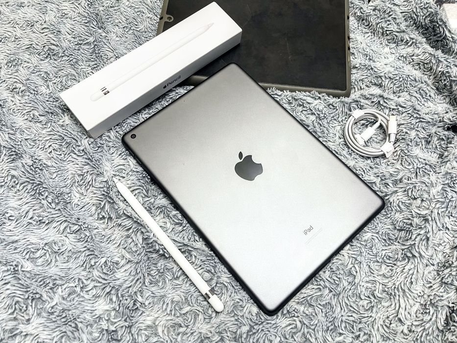 IPad 9 (64 gb) wi-fi, шикарное состояние + чехол! А2602