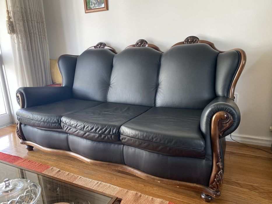 Sofa em pele preto