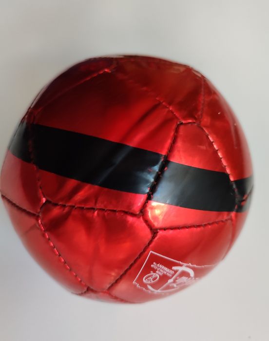Продам мяч Adidas мини.