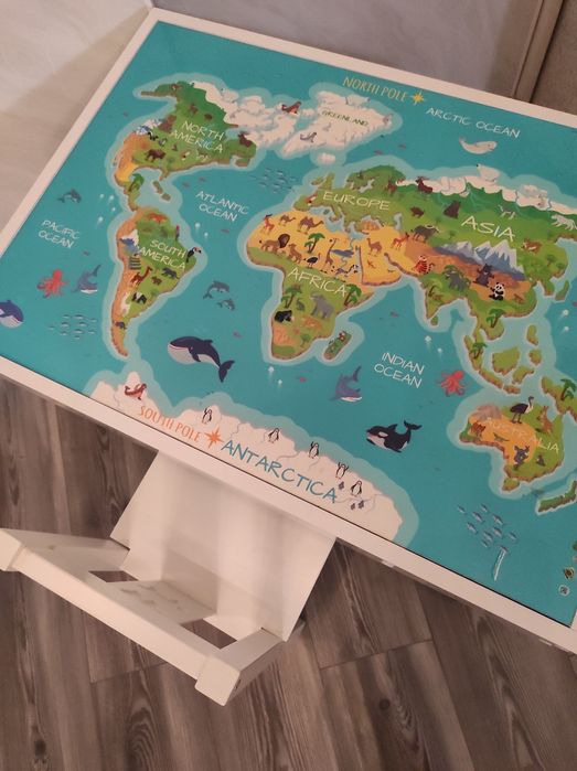 Столик дитячий зі стульчиком.