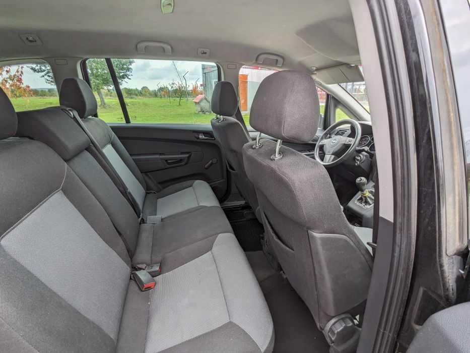 Opel Zefira 1.9дизель мінівен 7 місць 2006р в Україні