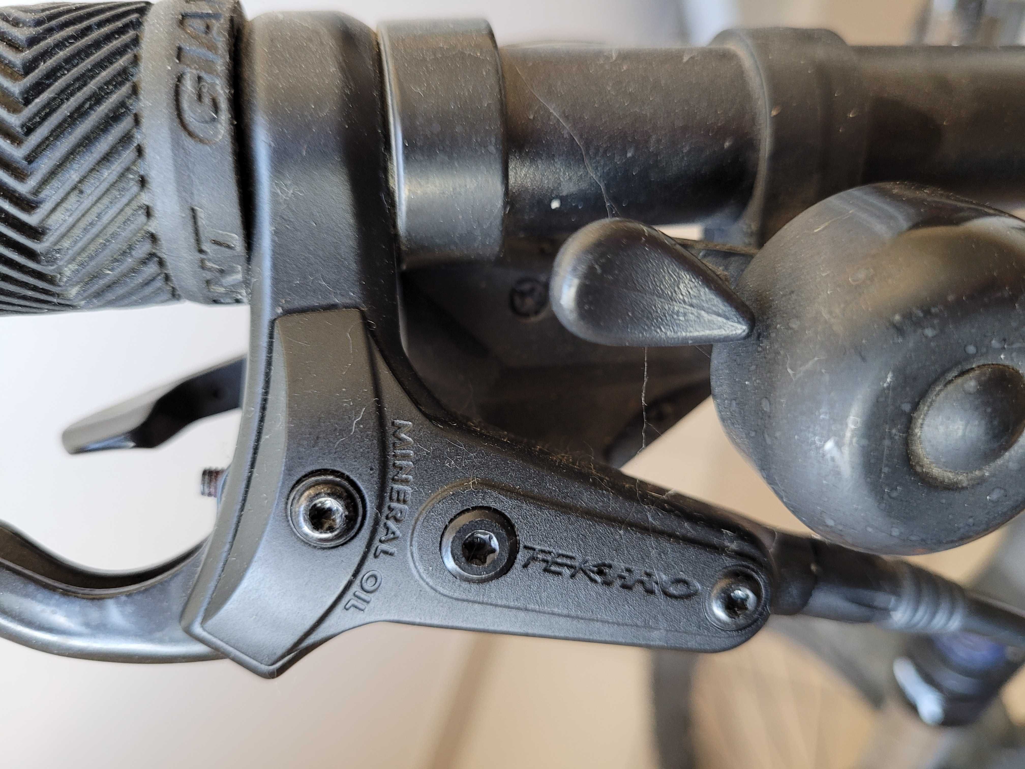 MTB Giant Talon 3 2018, koła 27.5 cala, srebrny z czerwonymi akcentami