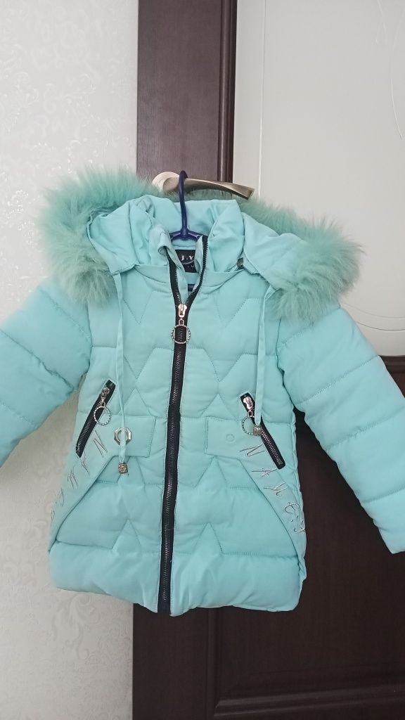 Куртка зимова дитяча для дівчини 3-4 роки