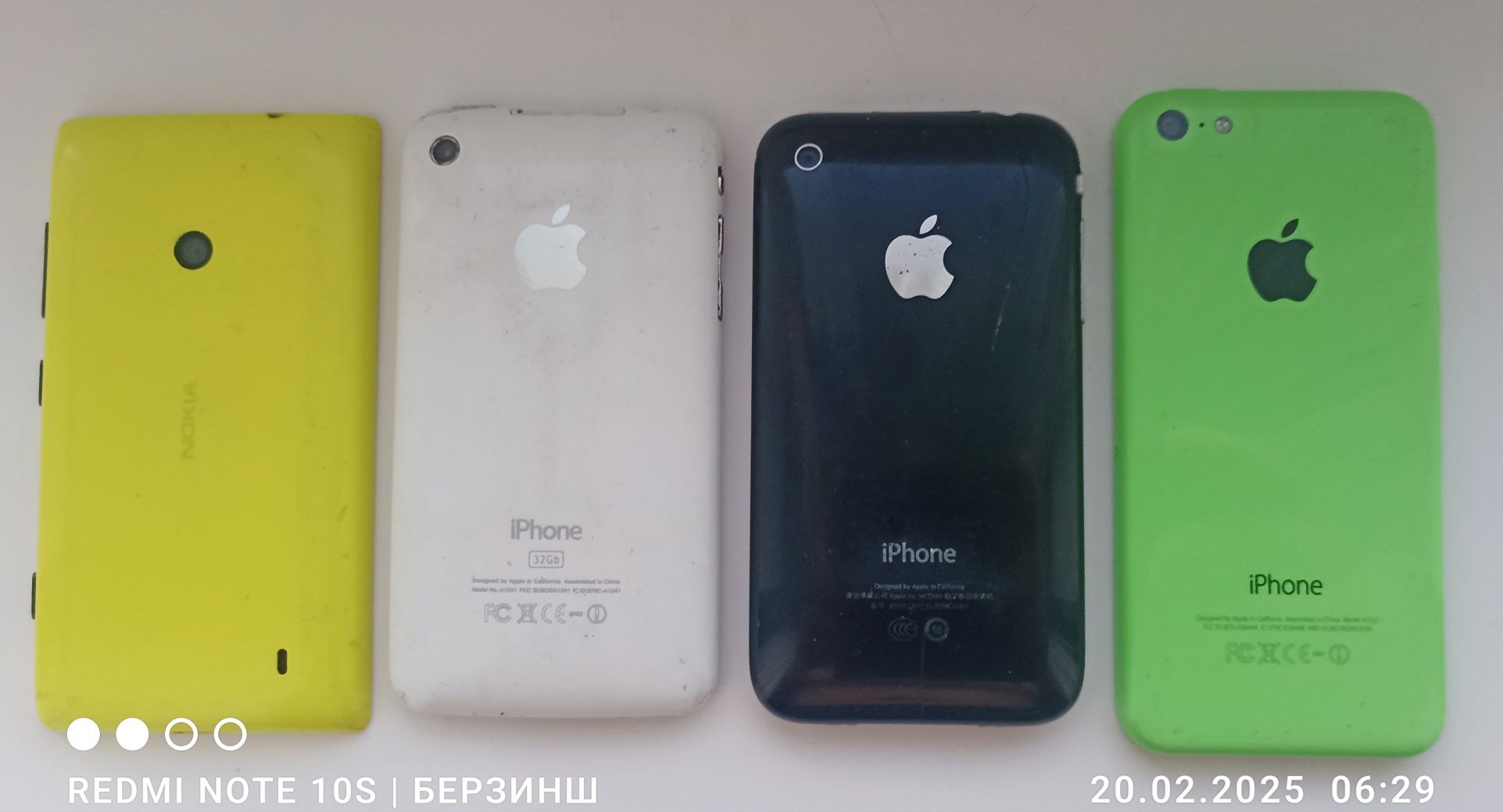 iPhone+ Nokia в колекцію або на інші цілі.