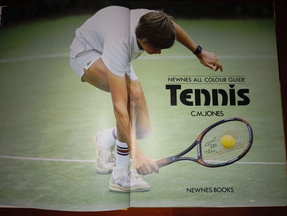 Livro antigo tênis Newnes All Colour Guide Tennis