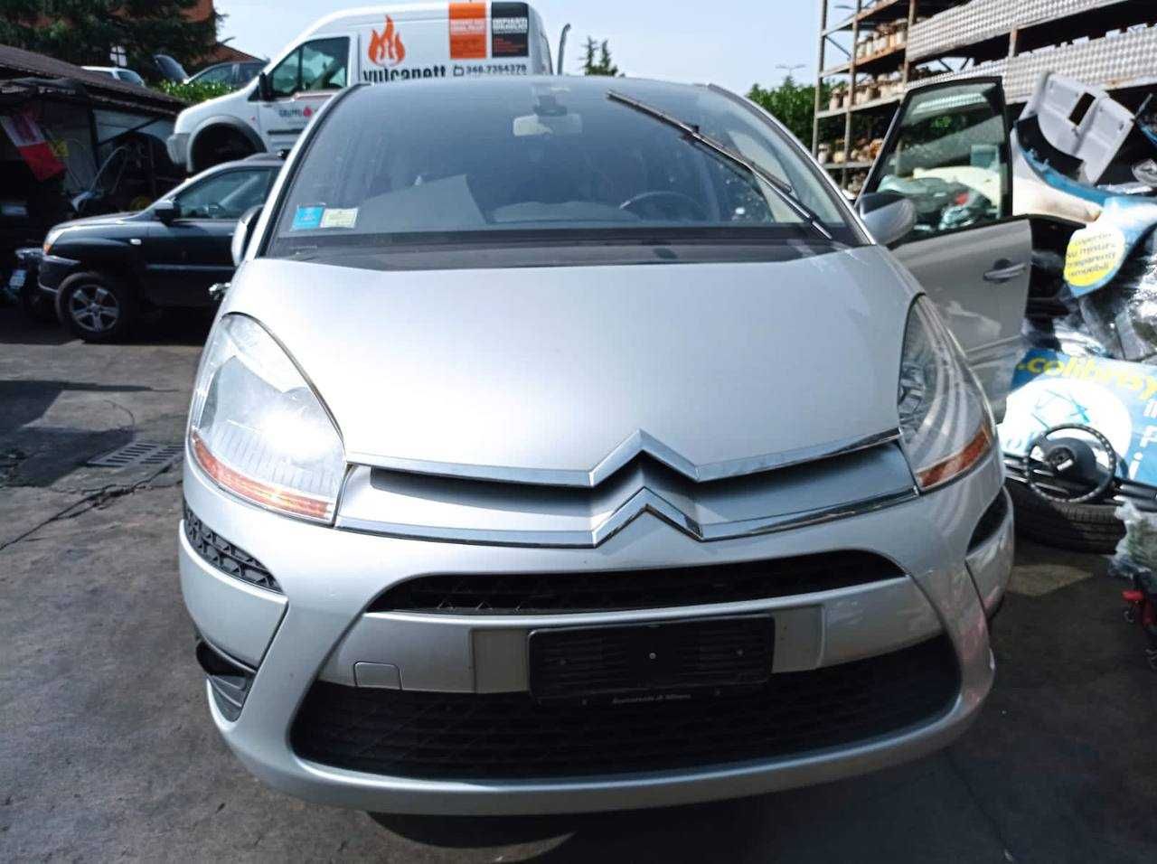 Шрот розборка, бампер пердній Citroёn C4 Picasso,