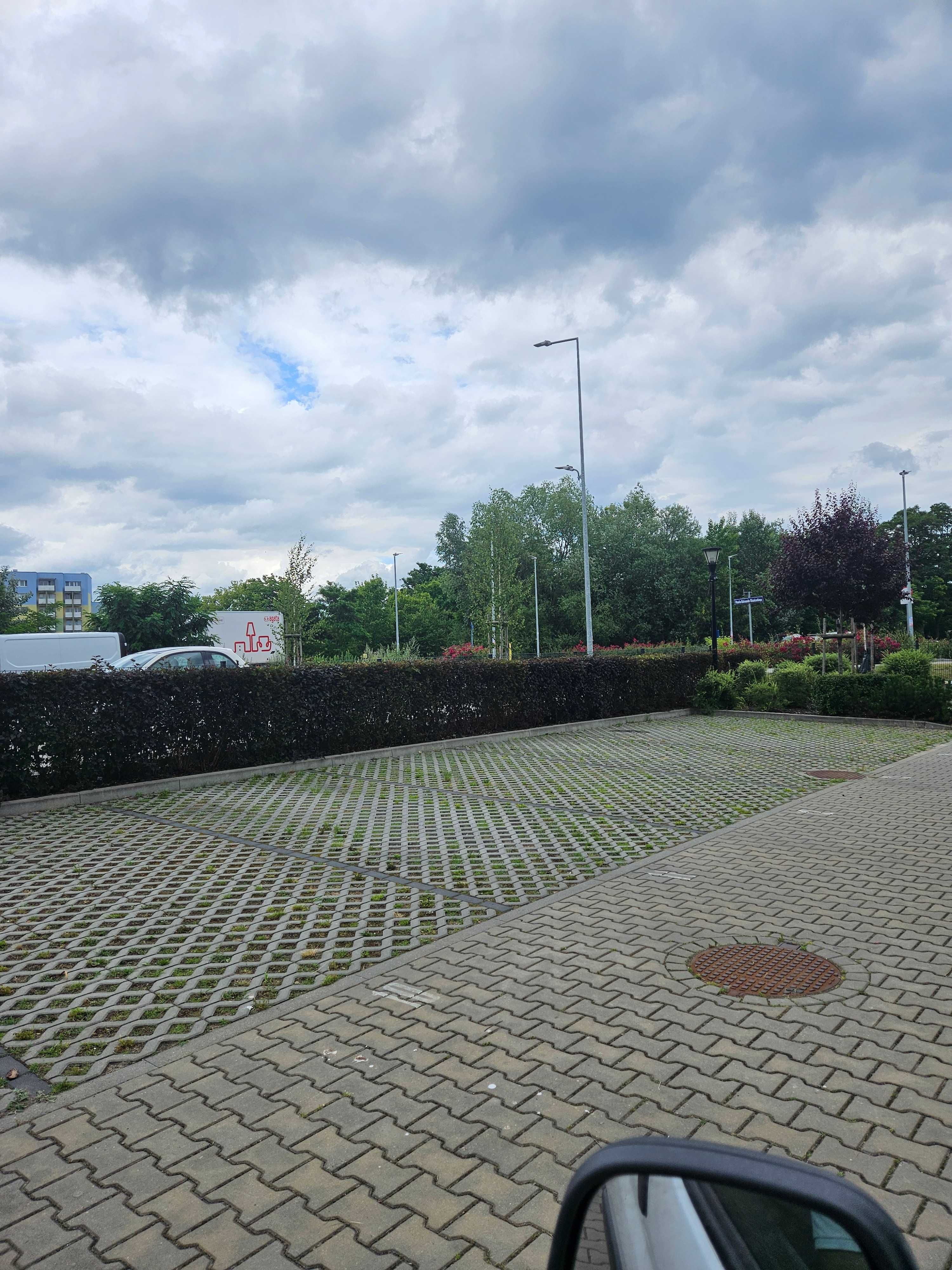 Miejsce Parkingowe przed Blokiem ul. Studencka 1 Fordon Bydgoszcz