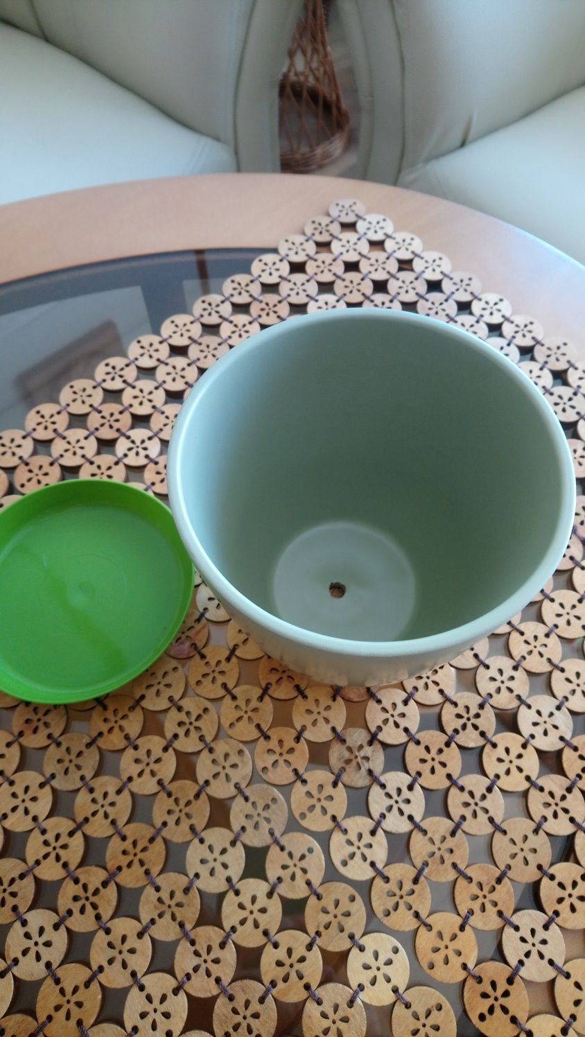 Doniczka ceramiczna okrągła, srednica 13 cm