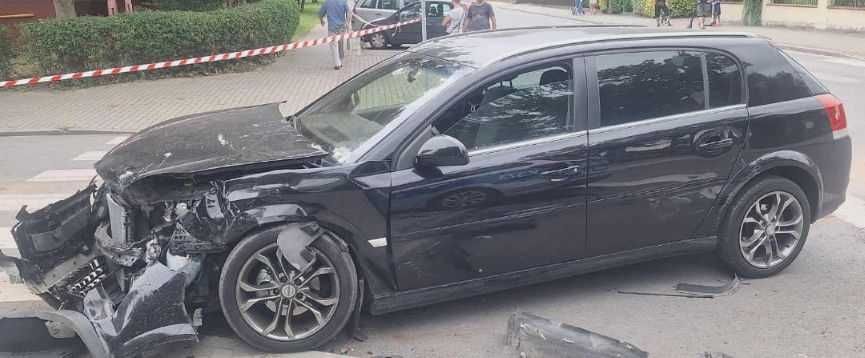 Opel Signum Elegance uszkodzony. Do sprzedania w całości lub na częsci