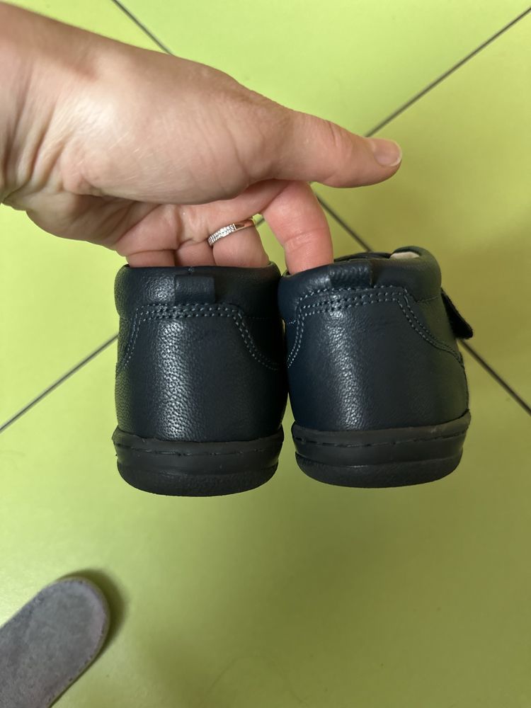 Jesienne botki dla dziecka nowe