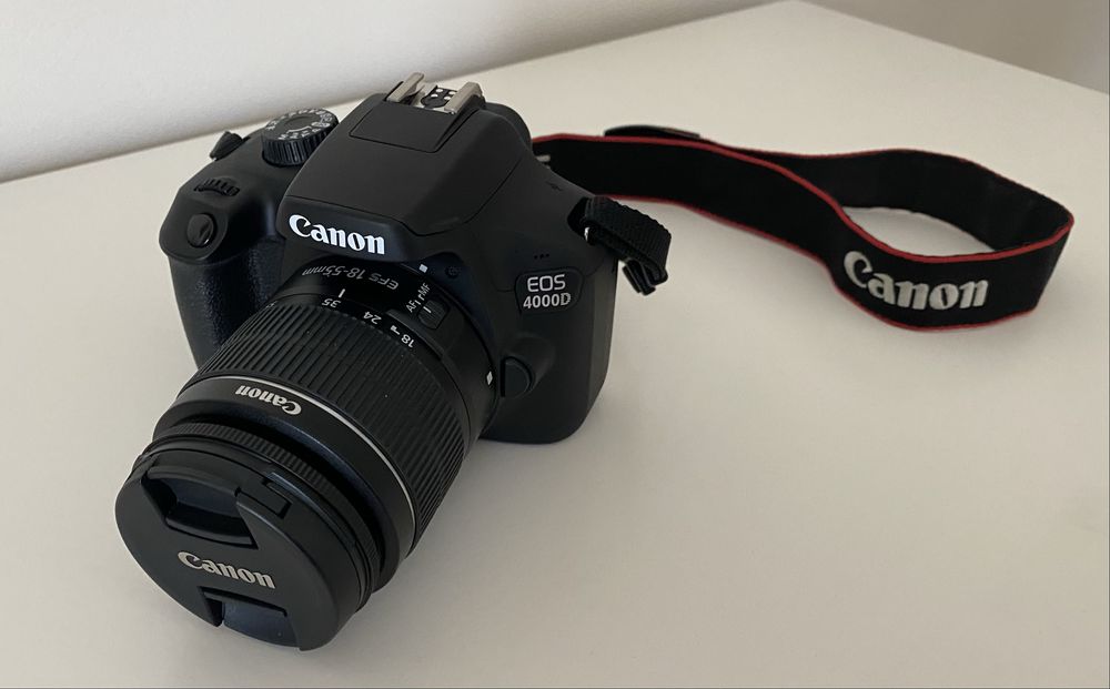 Câmara Canon EOS4000D
