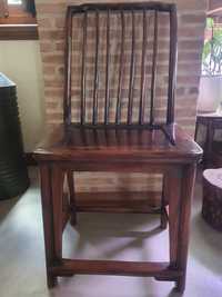 Cadeira antiga chinesa  em madeira