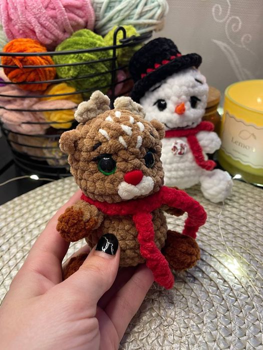 В'язані іграшки ручної роботи