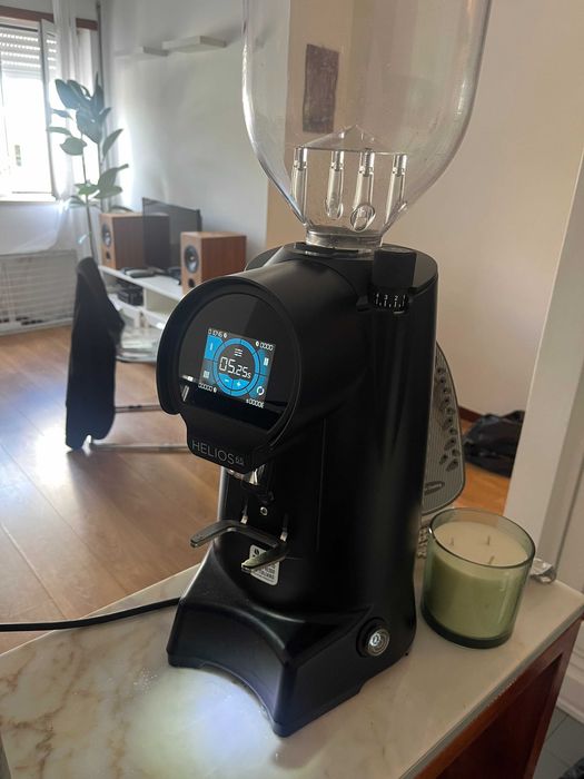 Eureka Helios 65 240V On Demand Grinder - Black
