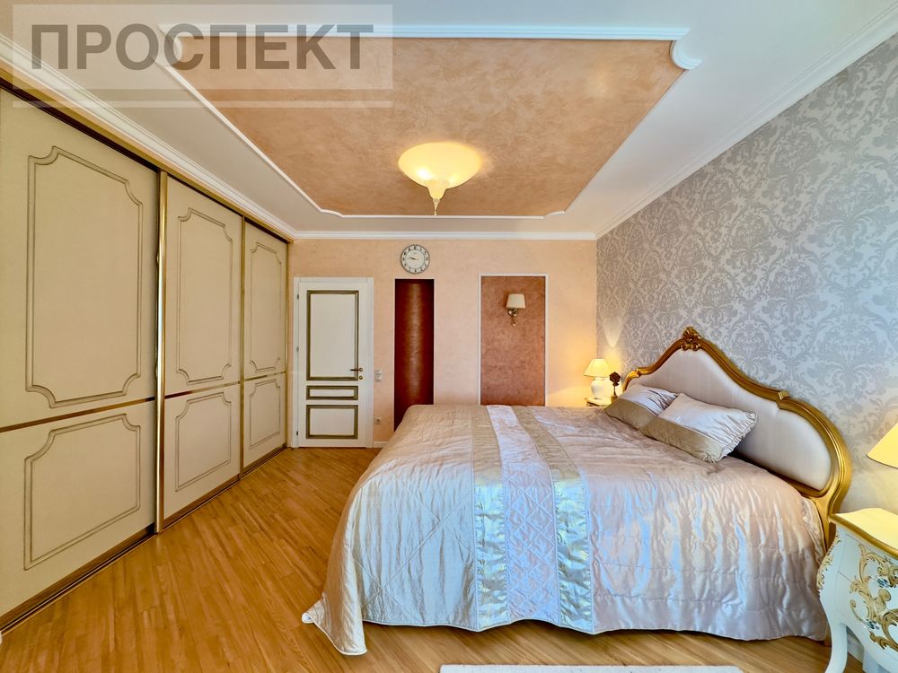 Продаж 4-х кімн.квартири з Авторским ремонтом вул. Петропавлівська .