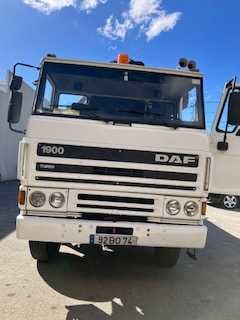 Camião 4x4 DAF C/grua e báscula