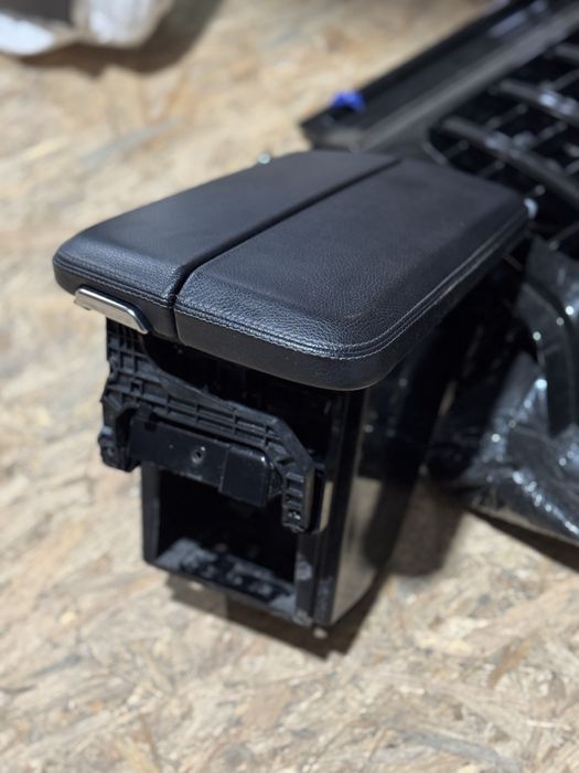 Підлокітник w166 GLE GLS X166 подлокотник борода мерседес консоль