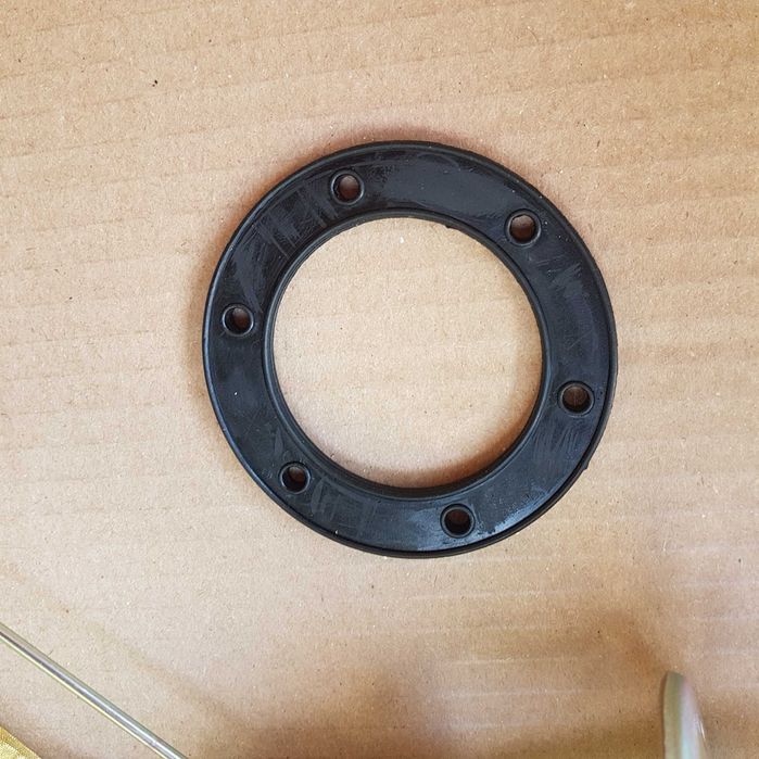 uszczelka pod pływak z bak fiat 126p maluch nowa