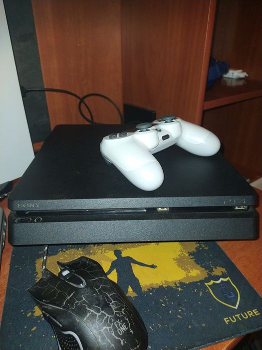 Sprzedam PS4 Slim (500)GB