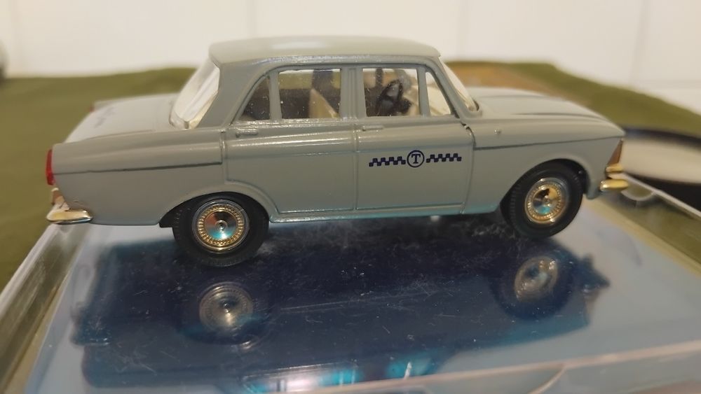 Модель 1/43 Москвич 408-Такси-Идеал! СССР