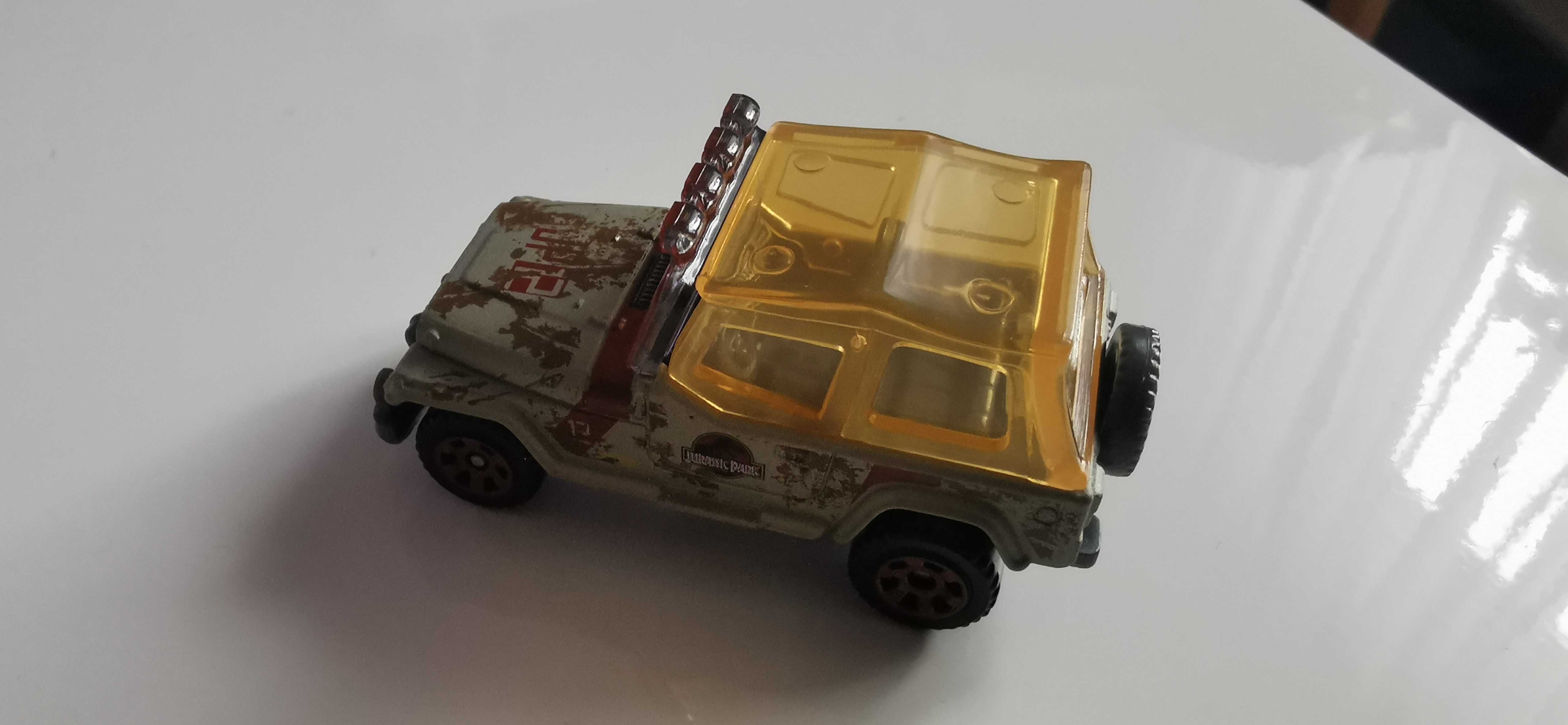 Resorak samochodzik Matchbox Jurassic Park Jeep Wrangler Nowy