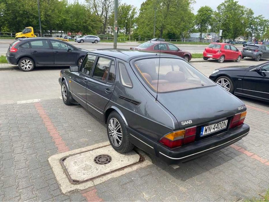 Saab 900i 2.0-16 benzyna rocznik 1989