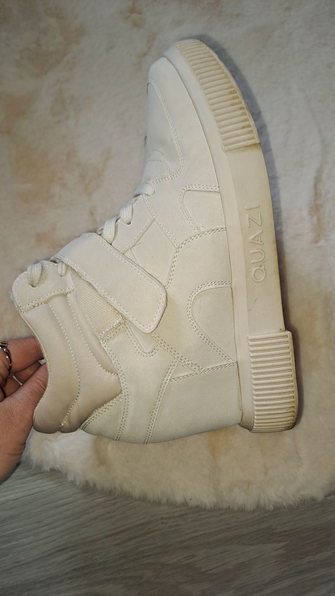 Quazi buty na koturnie