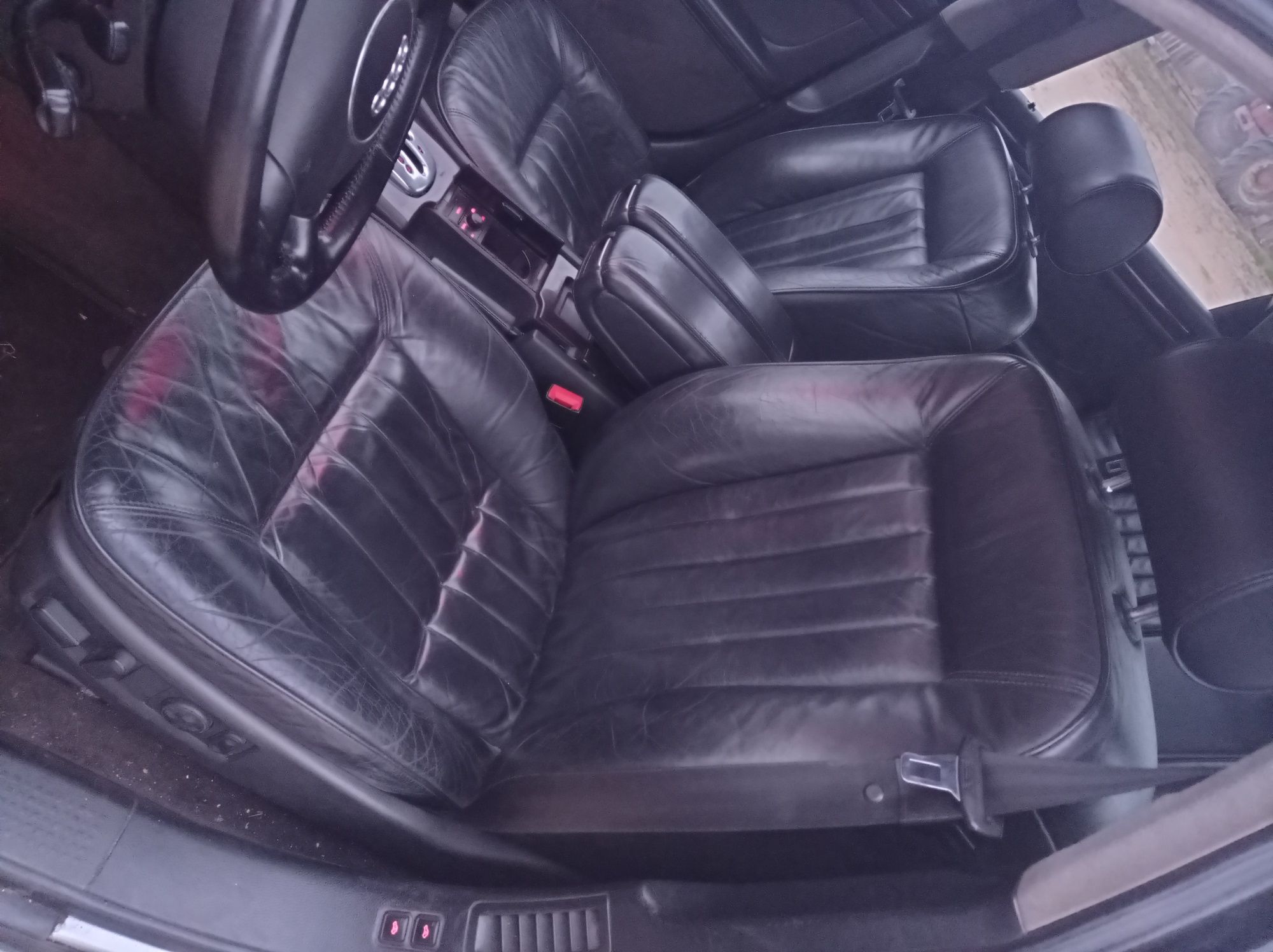 Audi A8 D2 fotel fotele kanapa podłokietnik boczki