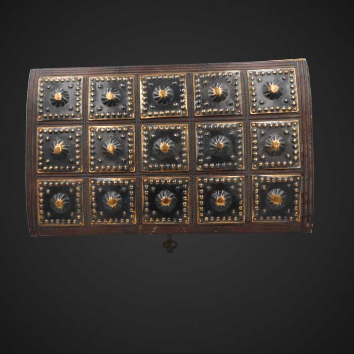 Szkatułka drewniana okuta blacha miedzianą B5/062975