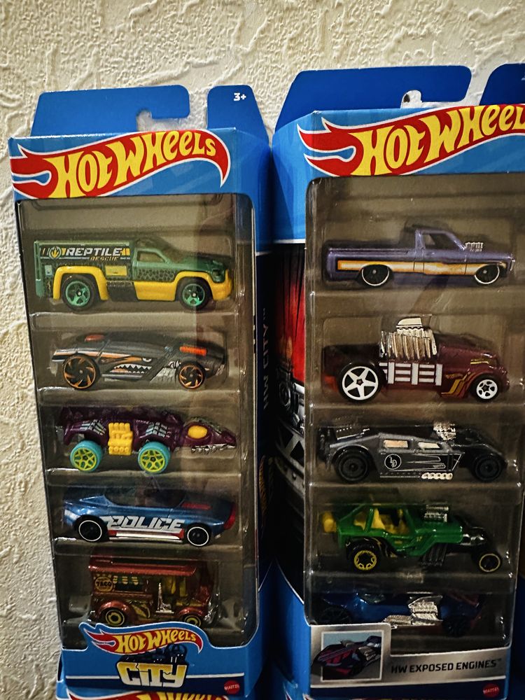 Набор машинок Hot Wheels из 5 шт!