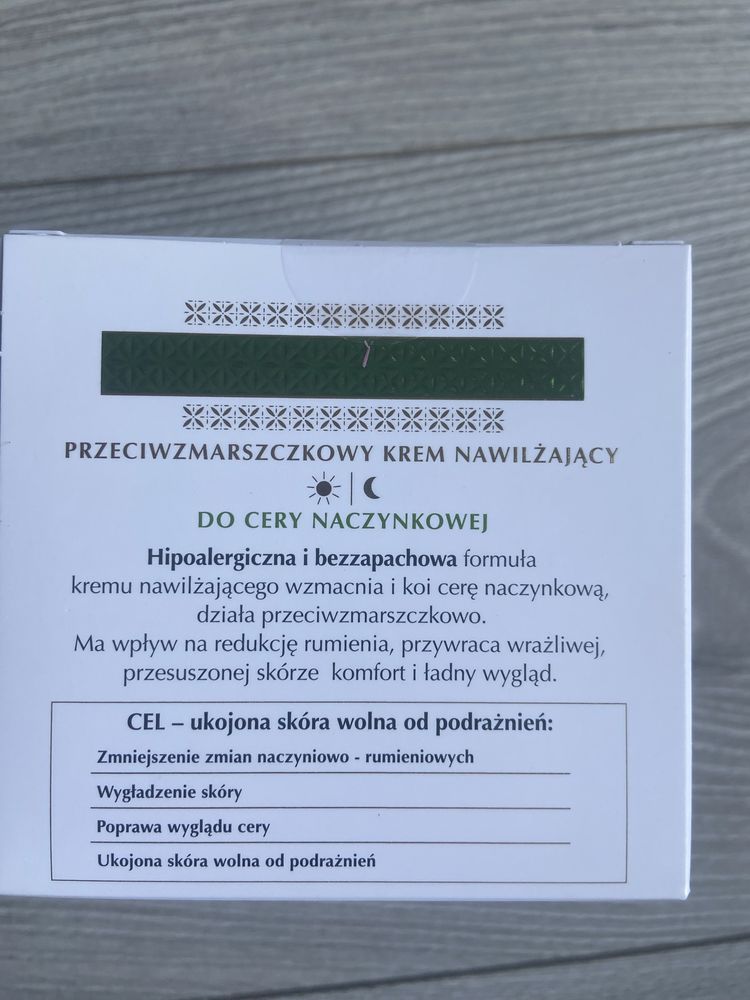 Dermika Vitamin P Plus - krem przeciwzmarszczkowy na naczynka