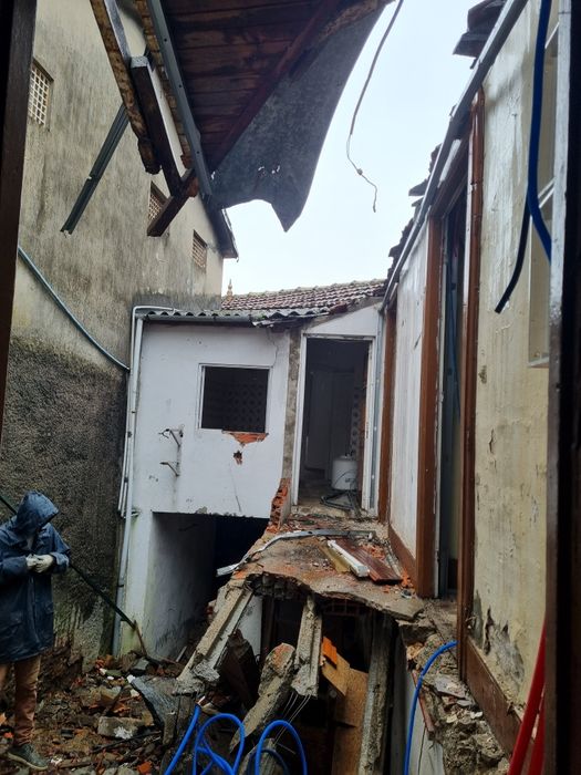 Demolições e terraplanagem - Serviço Profissional