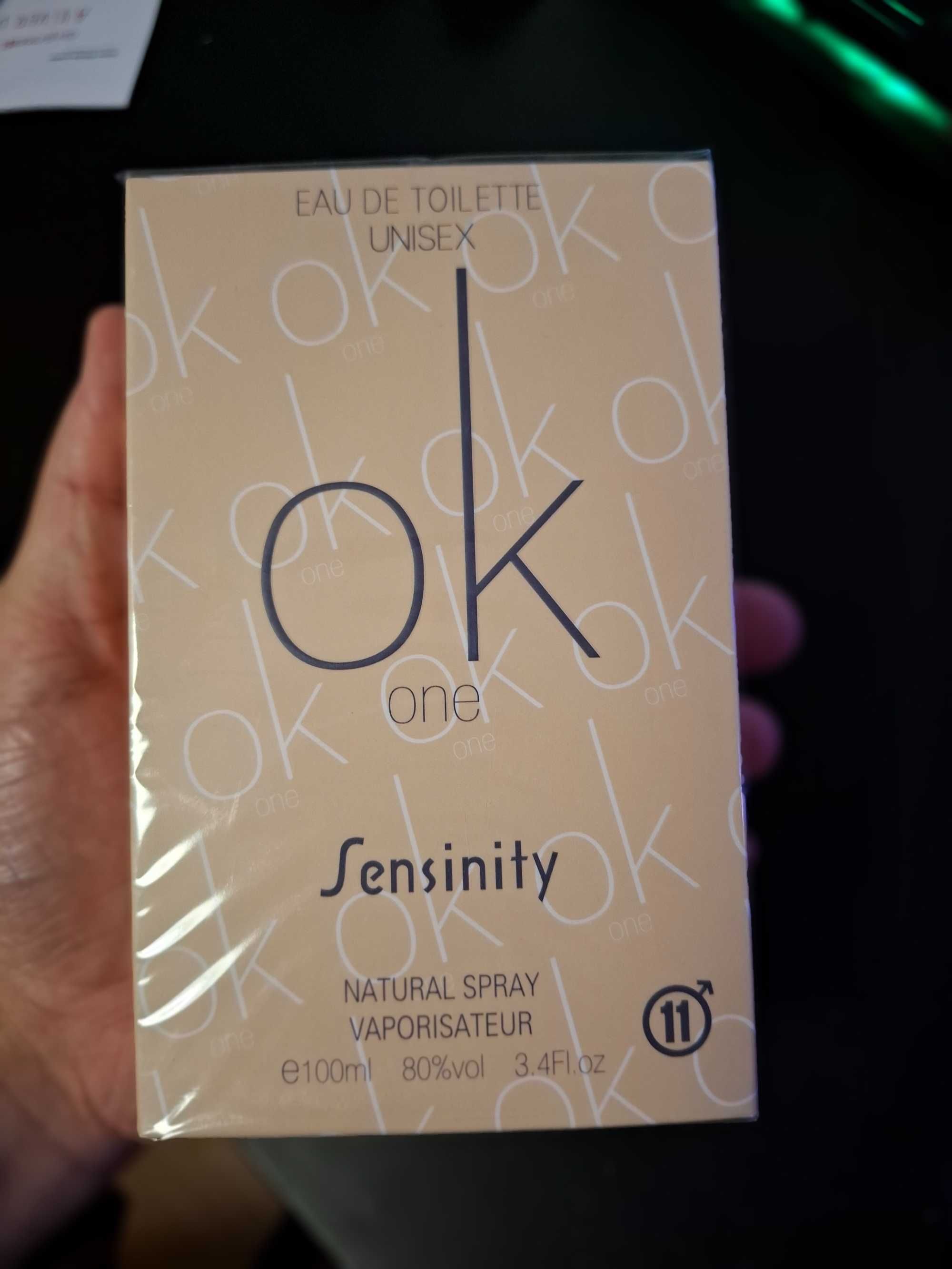 Perfumes e relógio Selado