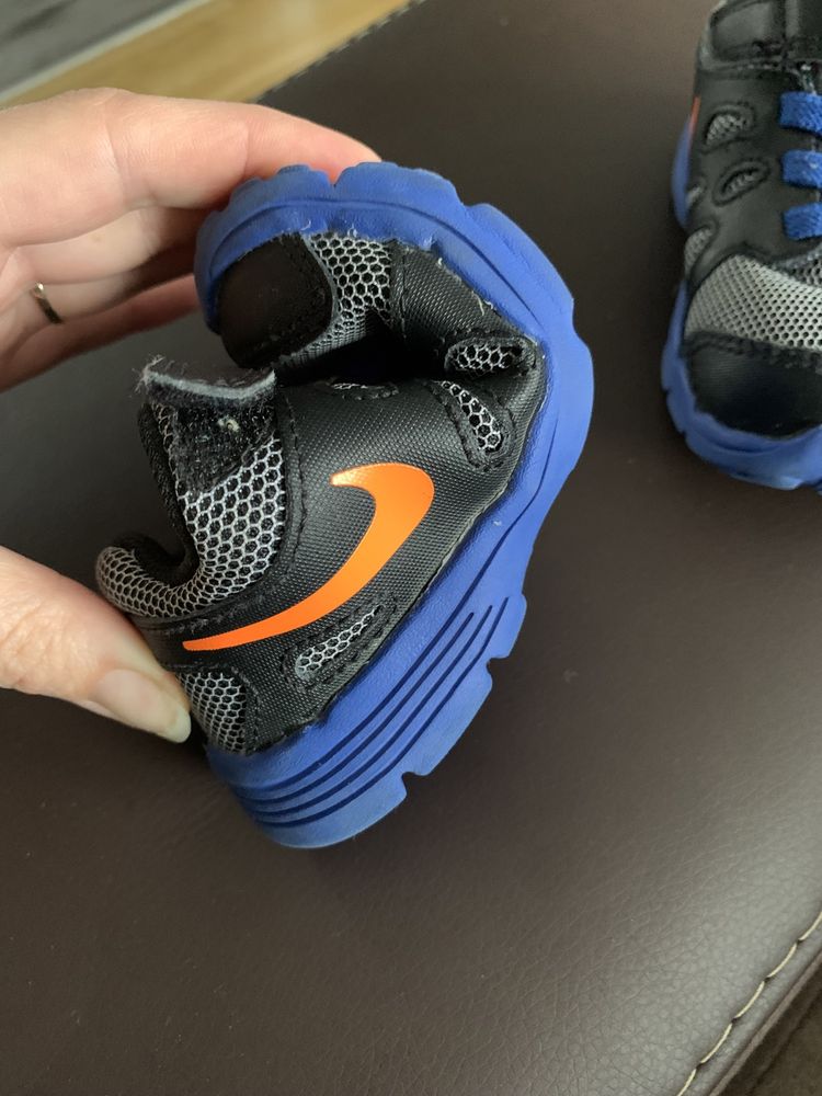 Buty Nike Revolution2, r.22