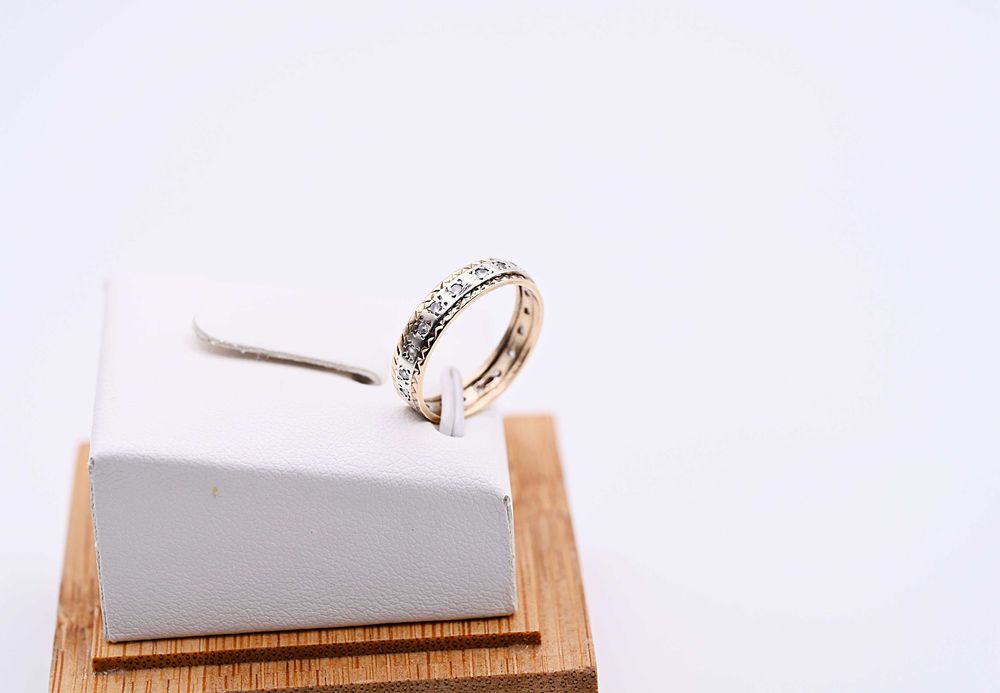 ZB330 Śliczny i uroczy złoty pierścionek obrączka z cyrkoniami 375 R:8