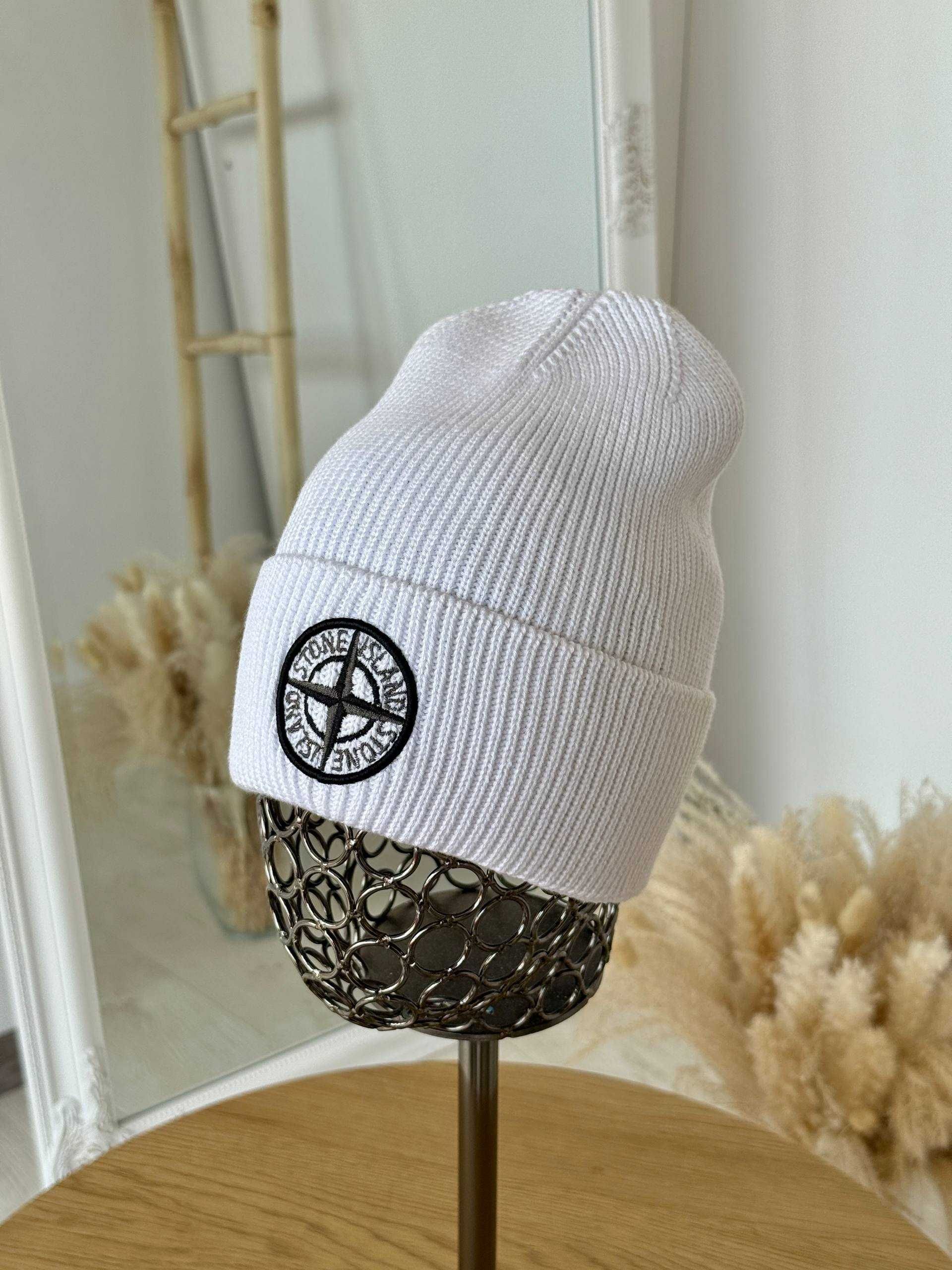 Шапка Вишневка
Stone Island (Унісекс)