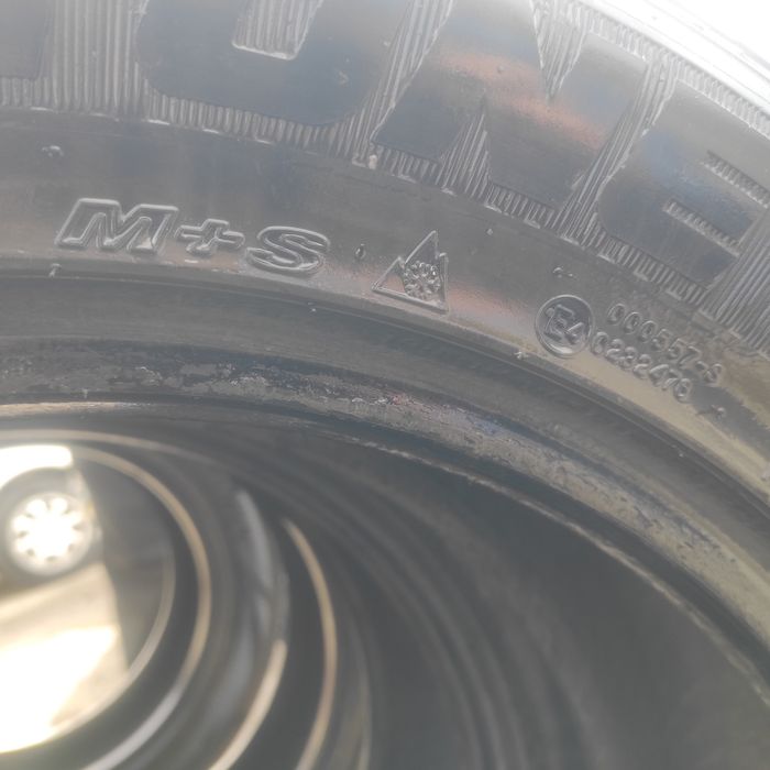 Шина зима  255/55 R18   .