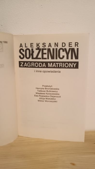 A. Sołżenicyn. Zagroda Matriony i inne opowiadania. PIW, 1990r, wyd.I
