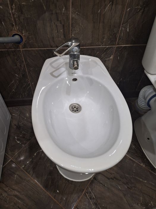 Продам біде підлогове